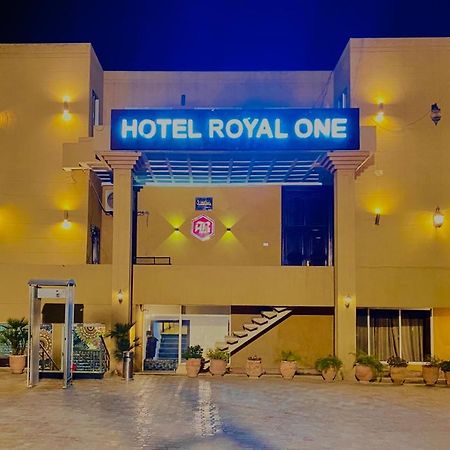 Hotel Royal One Multan Eksteriør billede