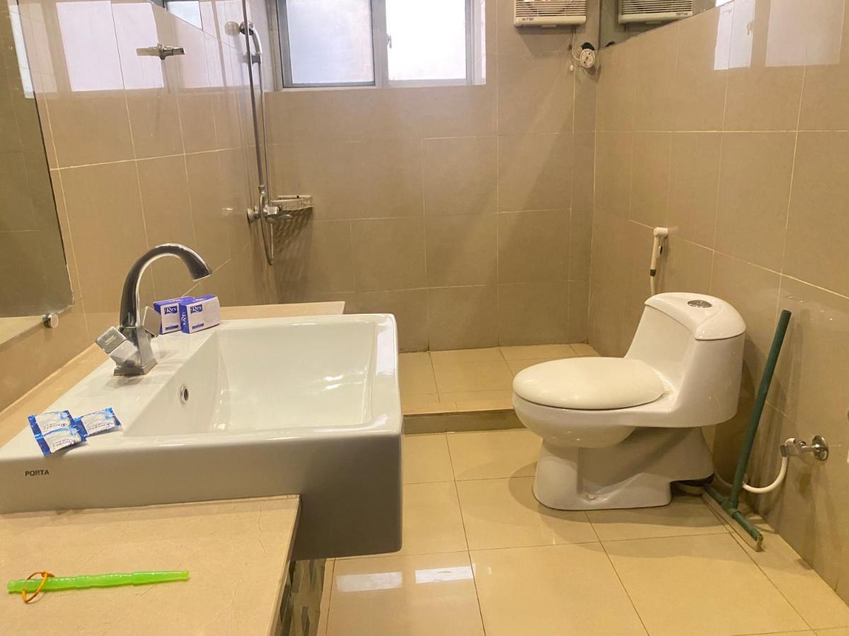 Hotel Royal One Multan Eksteriør billede