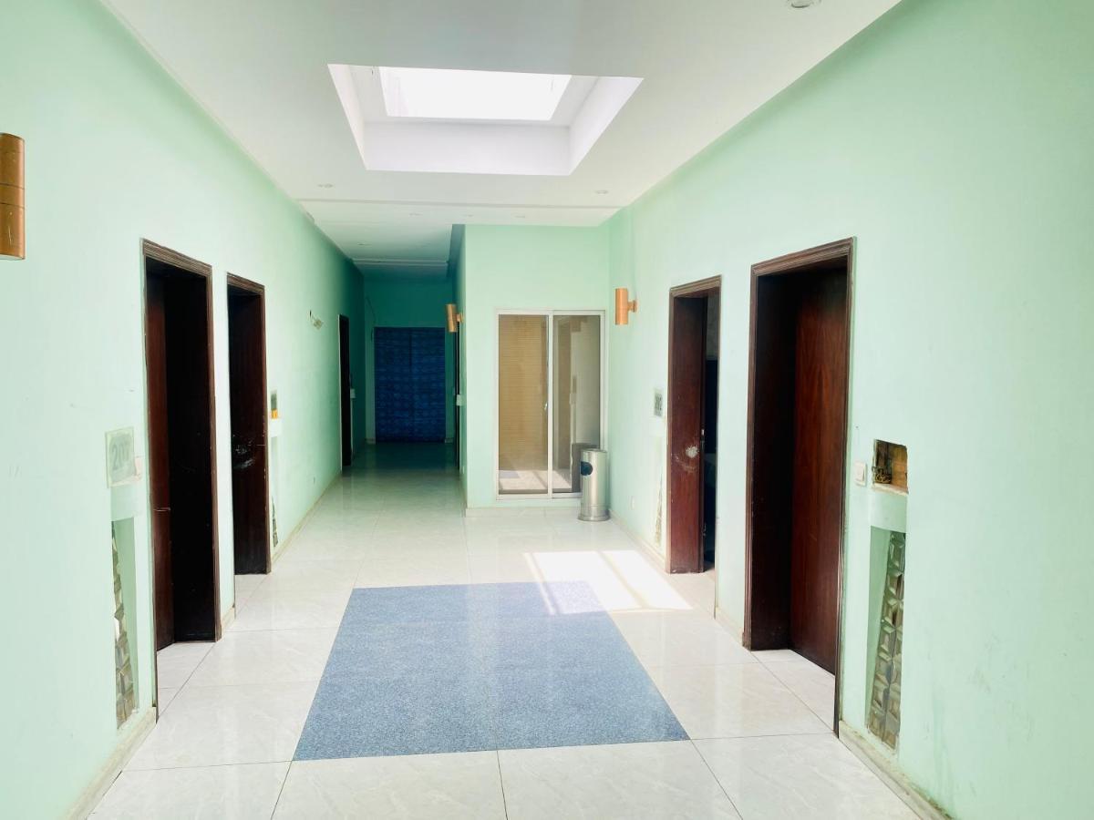 Hotel Royal One Multan Eksteriør billede
