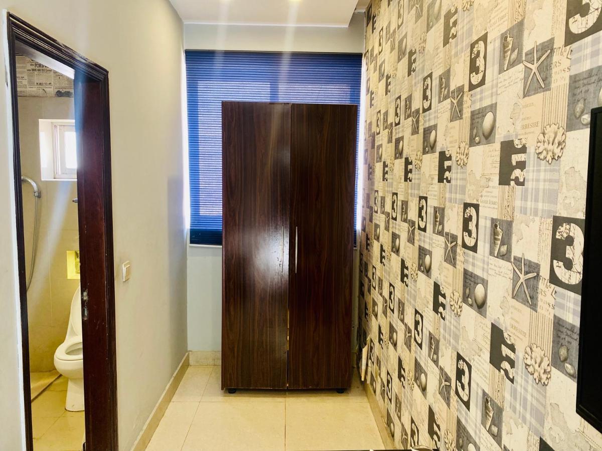 Hotel Royal One Multan Eksteriør billede