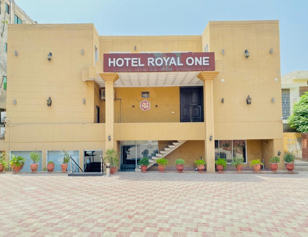 Hotel Royal One Multan Eksteriør billede